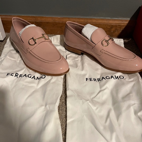 Ferragamo pink gancini loafers - Picture 3 of 13